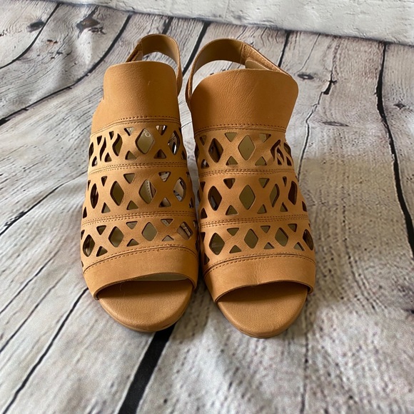 Vince Camuto Shoes - Vince Camuto Nubuck Peeptoe Heels